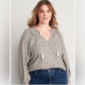 2/$20 - XL - Floral Print Old Navy Peasant Blouse with puffy sleeves- Beige